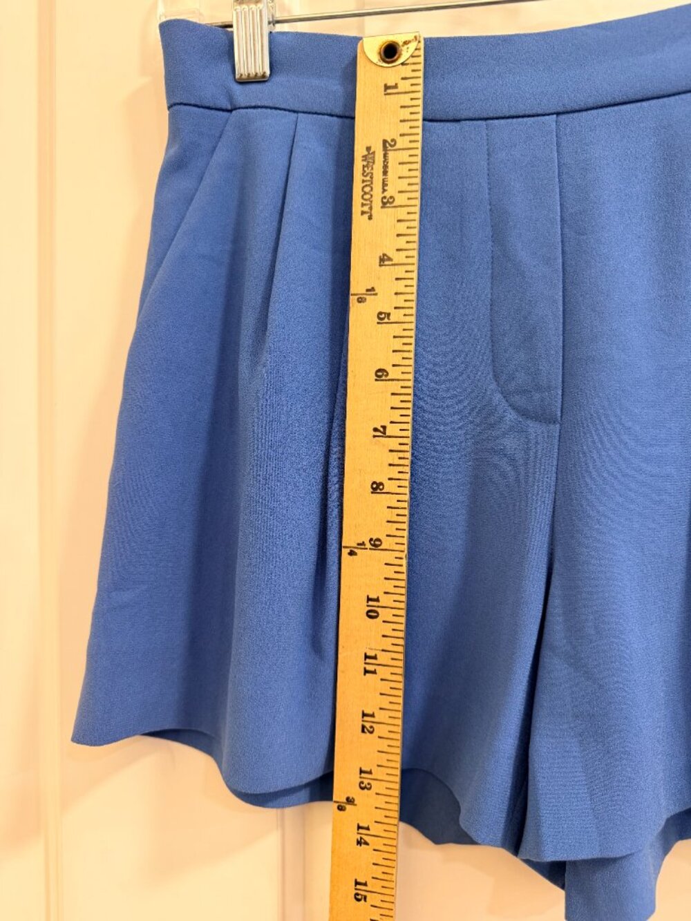 Babaton Aritzia Blue Pleated Shorts Size 6 - Picture 3 of 7